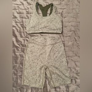 Gymshark Set - Sports Bra & Biker Shorts - Khaki - Size Medium